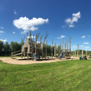 de speeltuin in Noorderpark Ruigenhoek